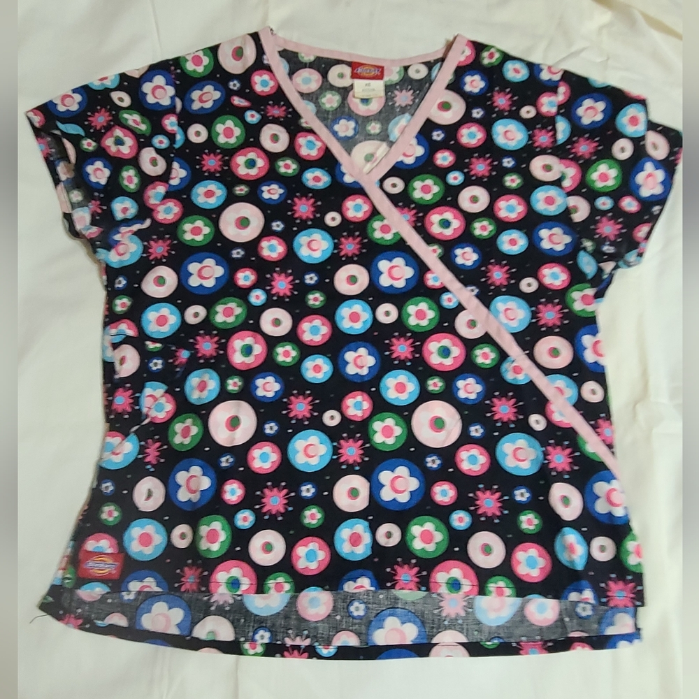 Dickies Blk/pink/multi Colored Top And Pants. Koi Navy/ Pink